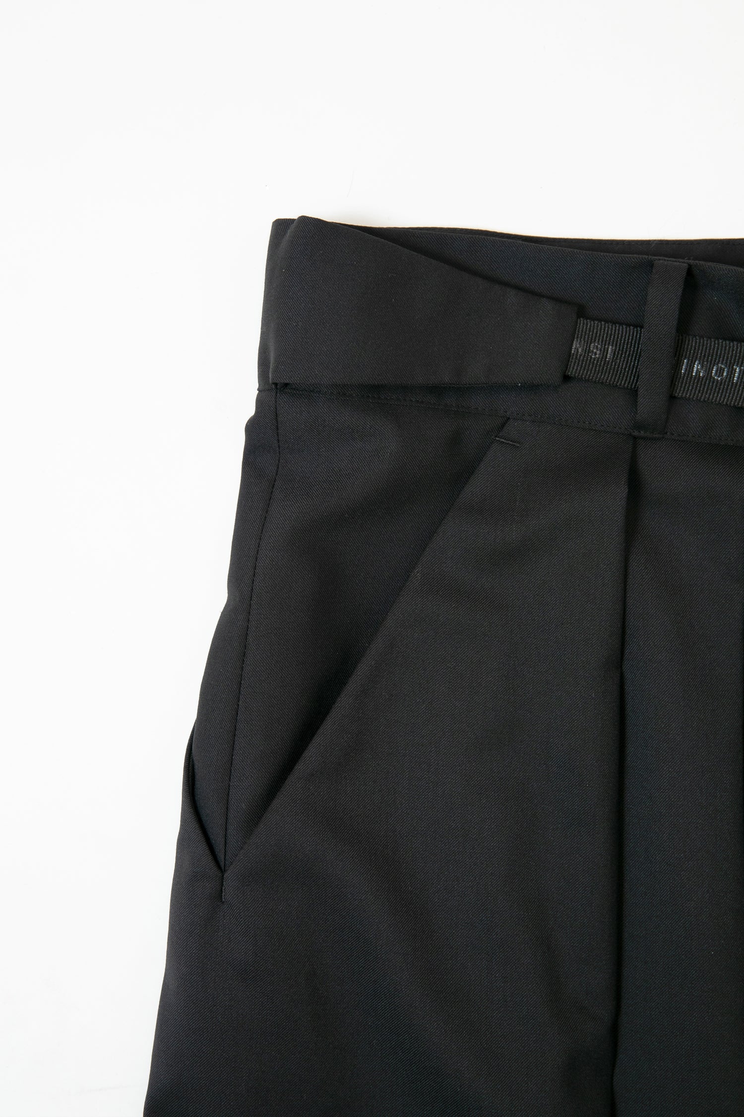 W HAKAMA