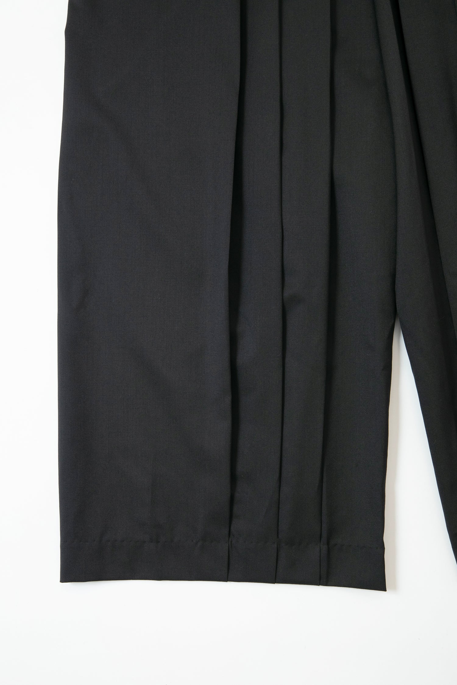 W HAKAMA