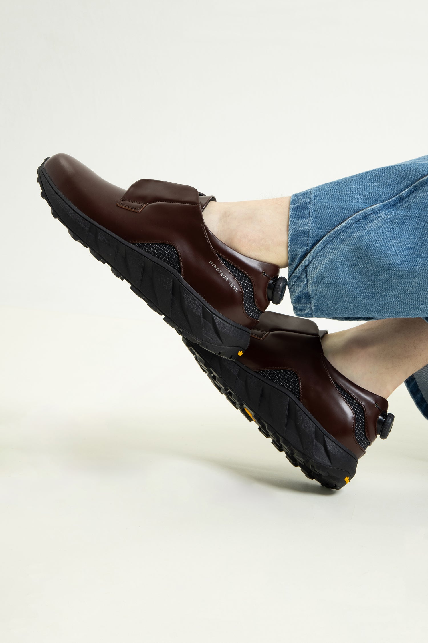 MI DISC PLAIN TOE