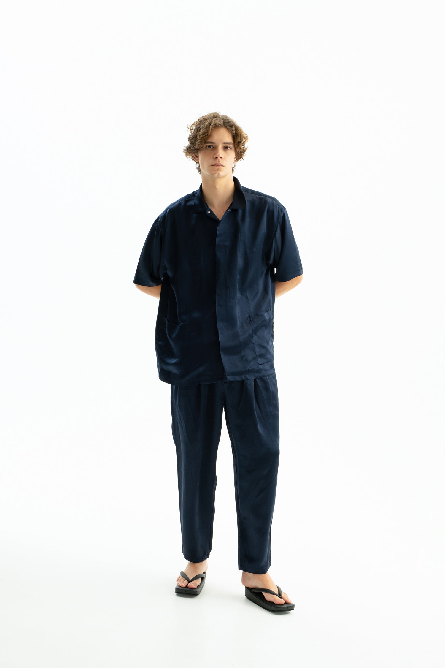 V-SATIN S/S SHIRTS