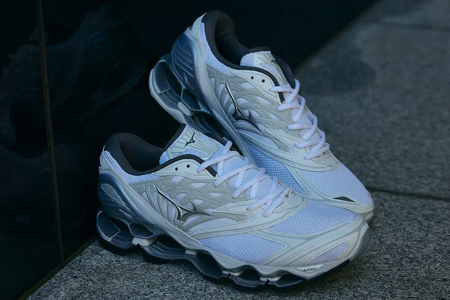 MIZUNO WAVE PROPHECY LS – MINOTAUR INST.